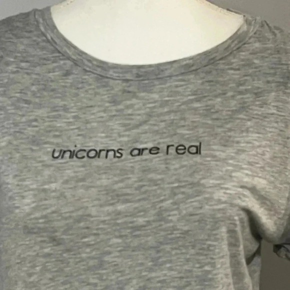 🦄 H&M Divided 🦄 “Unicorns are Real” 🦄 short Sleev tee size M EUC - Picture 7 of 11